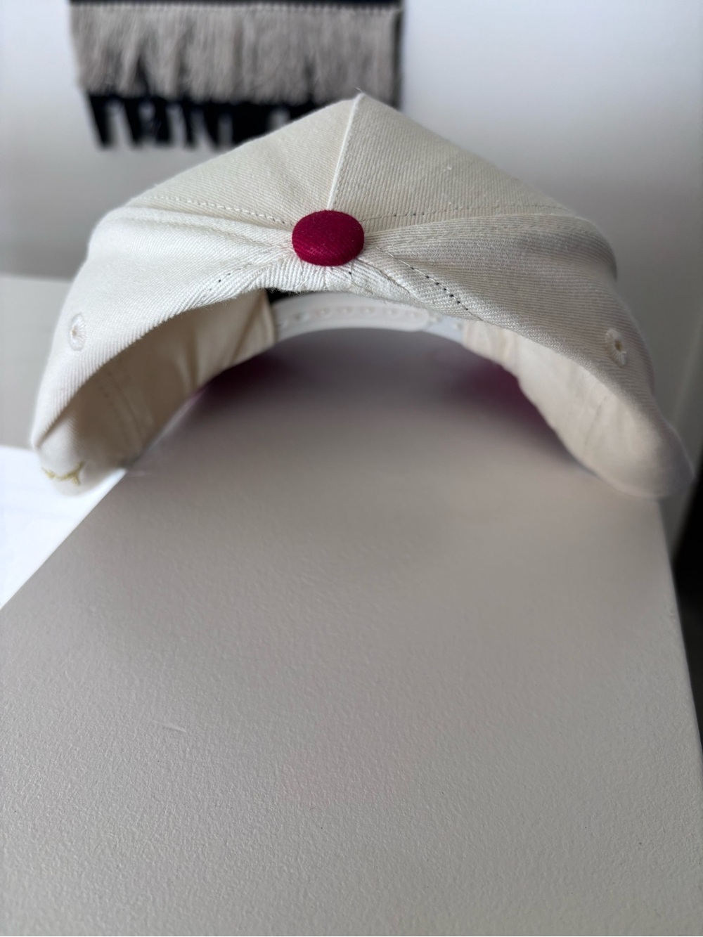 True Brvnd - Dallas Two-Tone Baseball Cap - white & Red - Picture 3 of 5